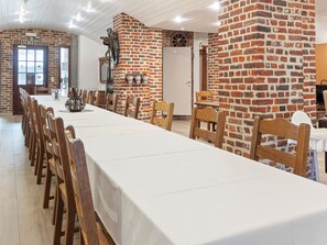 Dining - Beautifully Renovated Farmhouse for Groups, With Indoor Pool and Sauna (Gooik)
