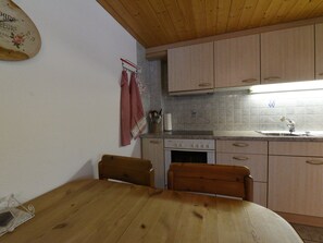 Apartment | Private kitchen | Oven, dishwasher, electric kettle - Cozy Apartment in Meiringen With Mountain View (Schattenhalb)