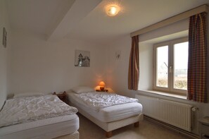 Casa | 4 camere, con arredamento individuale, lenzuola