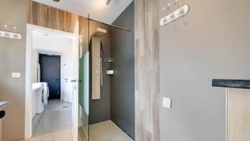 Villa | Bathroom | Shower