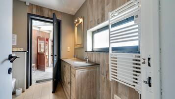 Villa | Bathroom | Shower