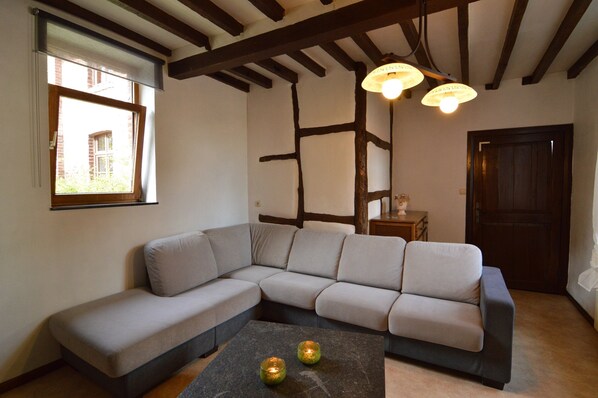 House | Living room - Farm Stay With Sauna, Teuven (Voeren)