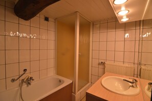 House | Bathroom