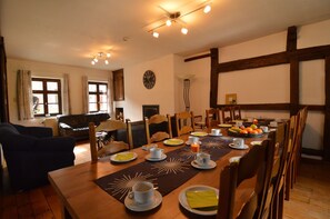 House | Dining