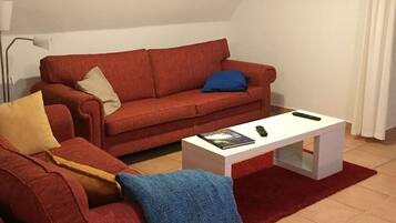 Wohnzimmer | Kamin, DVD-Player