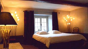 House | 3 bedrooms, individually furnished, bed sheets