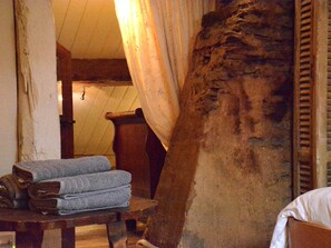 3 chambres, ameublement personnalisé, draps fournis