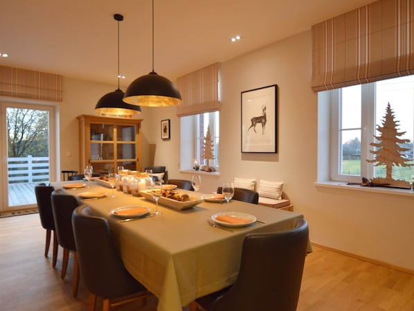 House | Dining