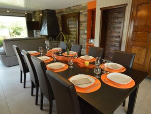Villa | Dining