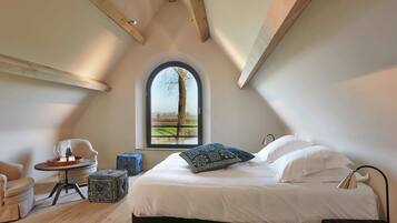 House | 3 bedrooms, individually furnished, bed sheets