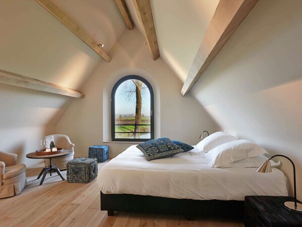 House | 3 bedrooms, individually furnished, bed sheets