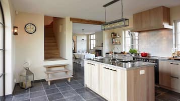 House | Private kitchen | Stovetop, high chair