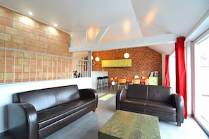 Cottage | Living room | TV