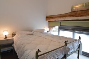 Mökki | 3 makuuhuonetta, yksilöllisesti kalustettu, vuodevaatteet