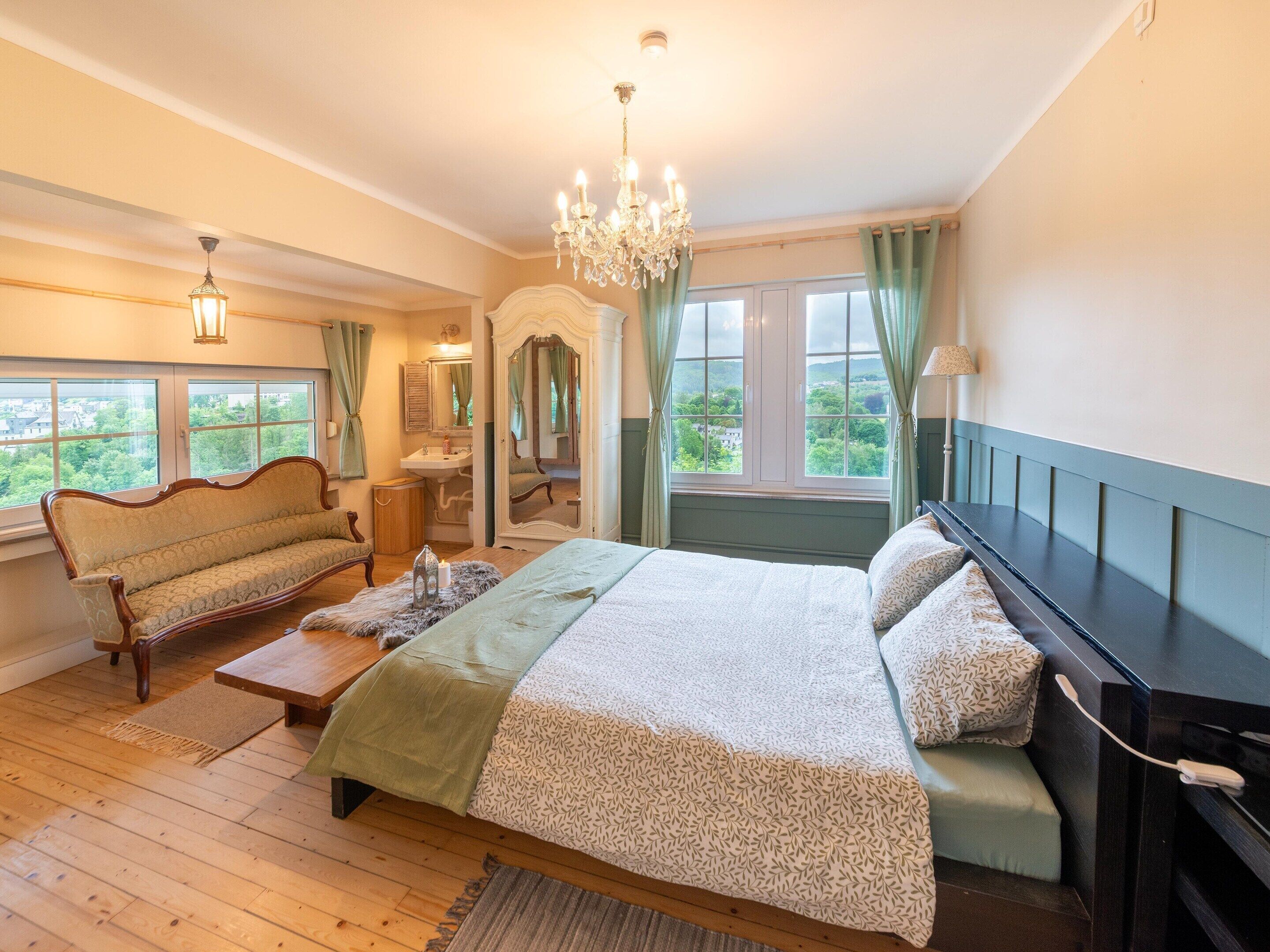 House | 4 bedrooms, individually furnished, bed sheets