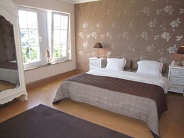 House | 4 bedrooms, individually furnished, bed sheets