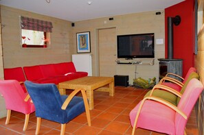 บ้านพัก | ห้องนั่งเล่น | ทีวี