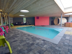 House | Pool