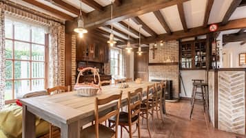 House | Tempat makan