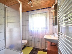 Apartment | Bathroom - Simplistic Apartment in Boltenhagen near Sea (Boltenhagen)