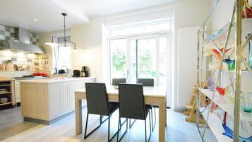 House | Tempat makan