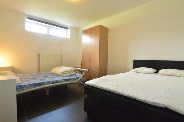 Huis | 9 slaapkamers, individueel gemeubileerd, beddengoed