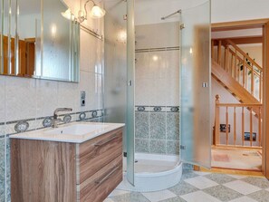 Apartment | Bathroom
