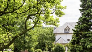 Exterior - Gorgeous Villa on an Estate With Beautiful Garden, Swimming Pool and Pool House With Sauna (Ronse)