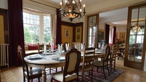 Dining - Gorgeous Villa on an Estate With Beautiful Garden, Swimming Pool and Pool House With Sauna (Ronse)