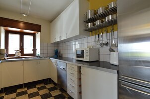 House | Private kitchen | Stovetop, highchair