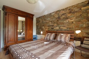 4 chambres, ameublement personnalisé, draps fournis