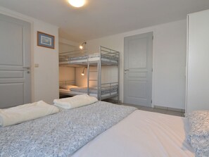 Casa | 9 quartos, individualmente mobiliados, roupa de cama