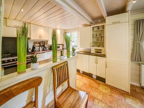 House | Private kitchen | Fridge, stovetop, highchair