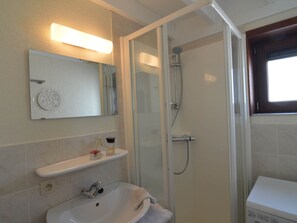 House | Bathroom - Gezellig Vissershuis (De Haan)