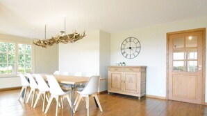 Dining - Spacious Villa in Houyet Ardennes With Sauna (Houyet)