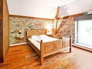 Casa | 14 camere, con arredamento individuale, lenzuola