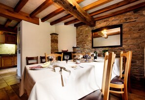 House | Dining - Forest-edge Stay, Burtonville (Vielsalm)