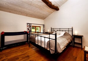 Casa | 4 quartos, individualmente mobiliados