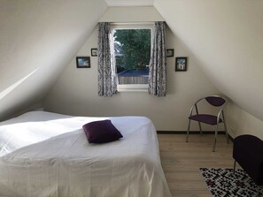 Huis | 2 slaapkamers, individueel gemeubileerd, een strijkplank/strijkijzer