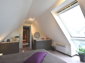 Hus | 2 sovrum, unika möbler, strykjärn/strykbräda och sängkläder