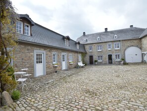House | Exterior - Medieval Farmhouse With Private Garden (Waimes)