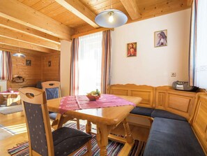 Dining - Beautiful Holiday Home in Weinebene With Sauna (Frantschach-Sankt Gertraud)