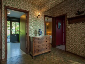 House | Reception