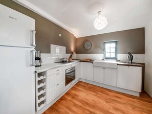 Apartment | Private kitchen - Green Hillside Apartment-petit Wilogne (Houffalize)