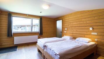 Cottage | 11 bilik tidur, dilengkapkan perabot secara berasingan, cadar katil