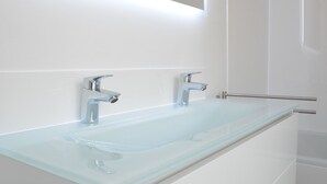 House | Bathroom