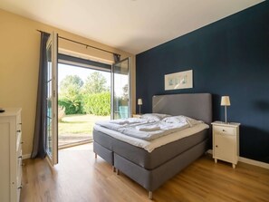 Apartment | 2 bedrooms, individually furnished, bed sheets