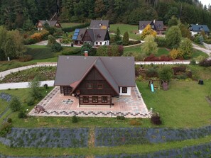 Villa | Exterior - Stupna Holiday Home With Garden (Vidochov)