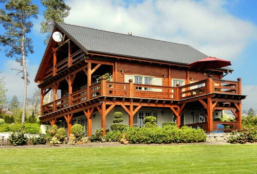 Affluent Chalet in Septon with Whirlpool, Sauna, Hot Tub