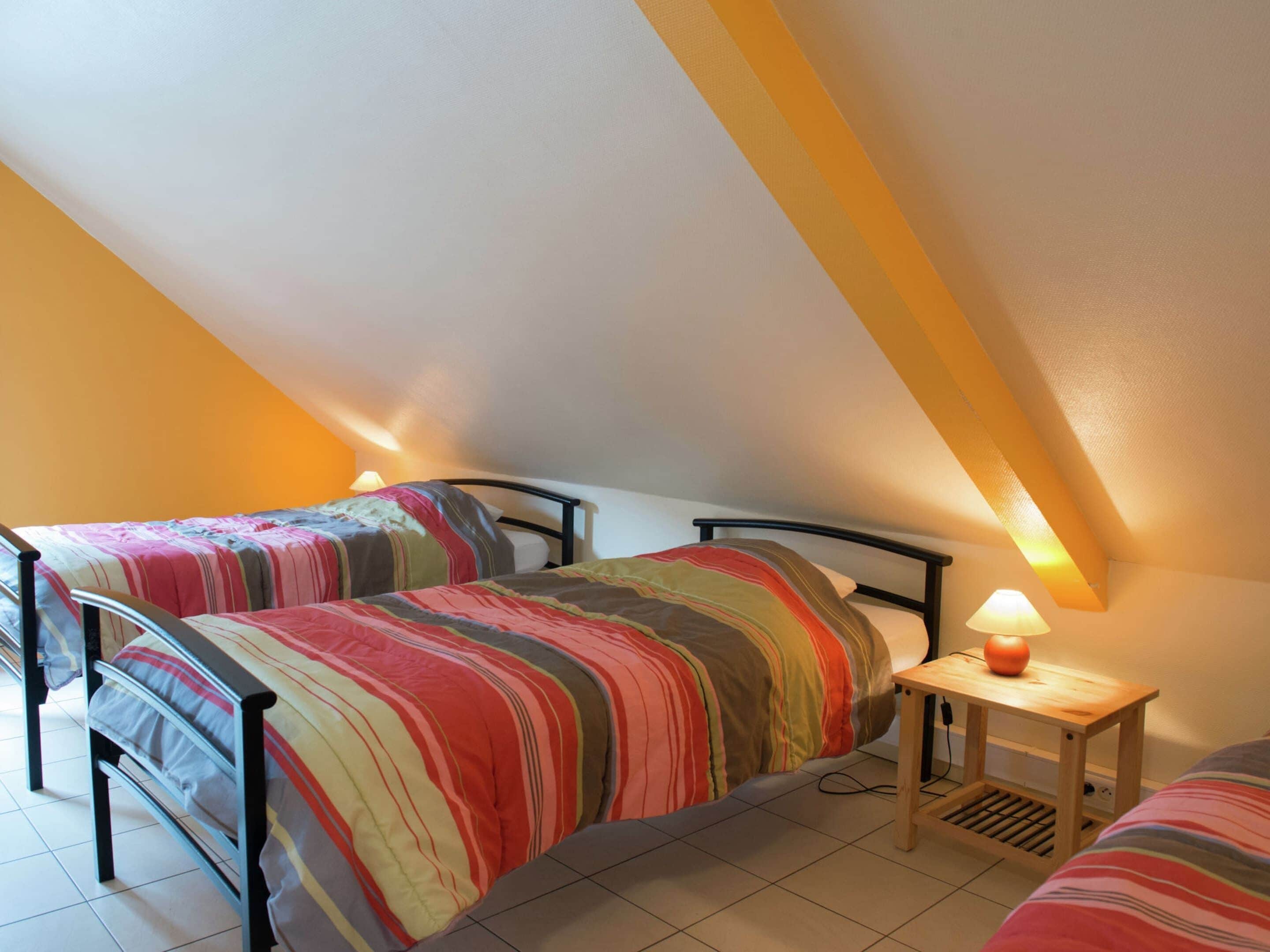 House | 13 bedrooms, individually furnished